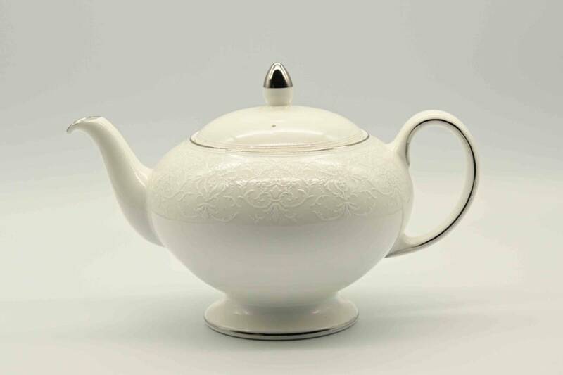 2685　西洋陶磁器　ティーポット　ウェッジウッド　イングリッシュレース　ENGLISH LACE　WEDGWOOD