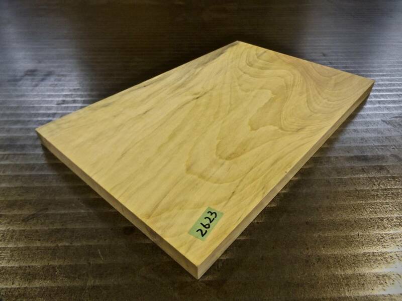 とち（栃）杢 （300×193×15）mm 1枚 無垢一枚板 送料無料 [2623] トチ キヤンプ 道具 まな板 木材 板 花台 チジミ杢 笹杢