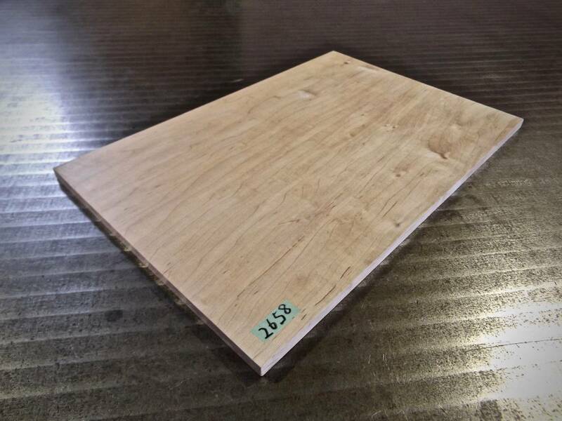 かえで杢（楓） チジミ杢 玉杢 （300×200×8）mm 1枚 無垢一枚板 送料無料 [2658] メープル カエデ キヤンプ 道具 まな板 材料 木材 
