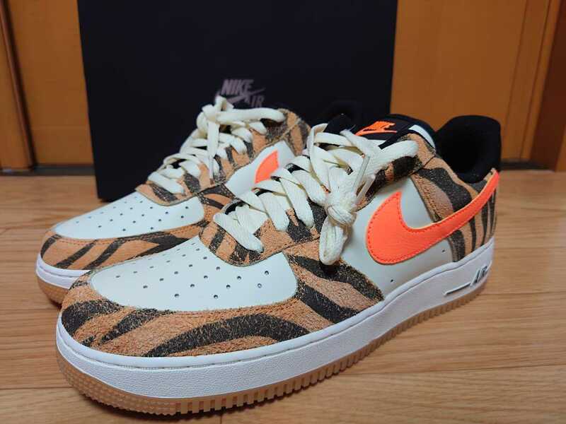 ナイキエアフォース1 07プレミアム　NIKE AIRFORCE1 07 PRM オレンジゼブラ 28cm US10　正規品新品未使用品　寅　タイガー柄