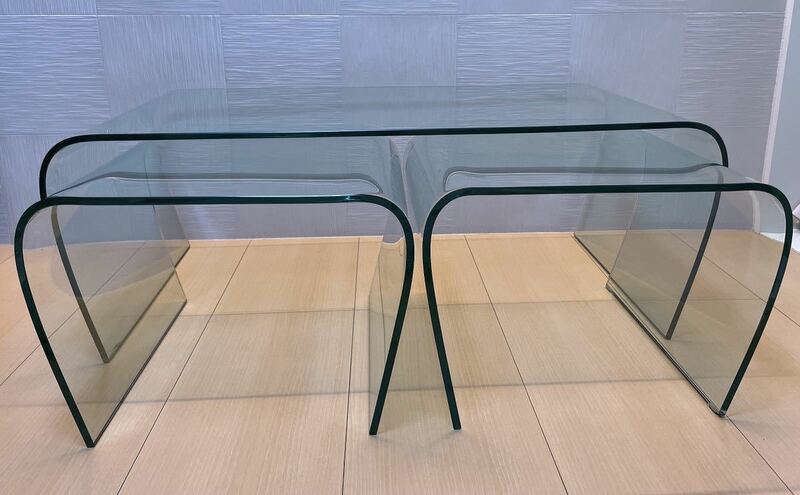 ファニチャー ネストテーブル　コーヒーテーブル ローテーブル リビングテーブル センターテーブル 一体成型のガラステーブル 引き取り希望