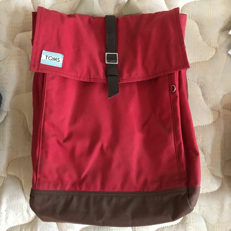 TOMS トムズ　リュックサック バッグパック　布製　赤　アメリカで購入　LAブランド
