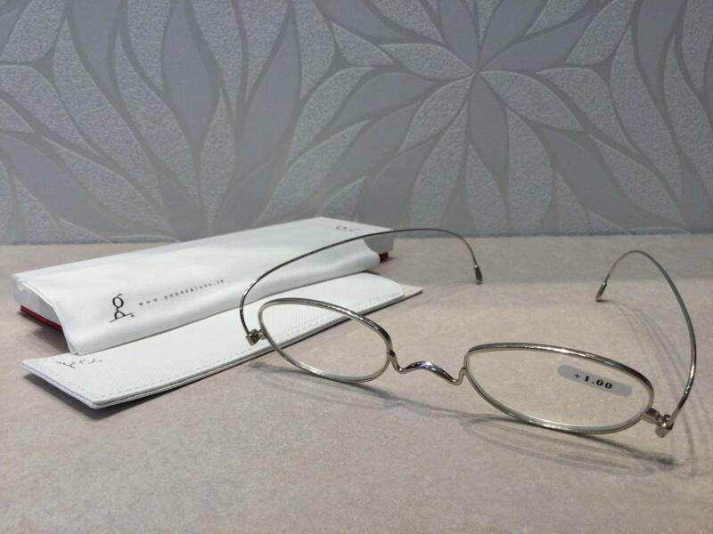 【新品】Paper glass ペーパーグラス 老眼鏡 オーバル +1.00 シルバーカラー☆未使用