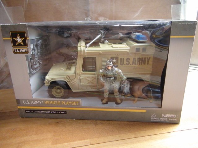 ミニカー USA軍用車両 United States Army Power Vehicle Playset with K-9 未開封