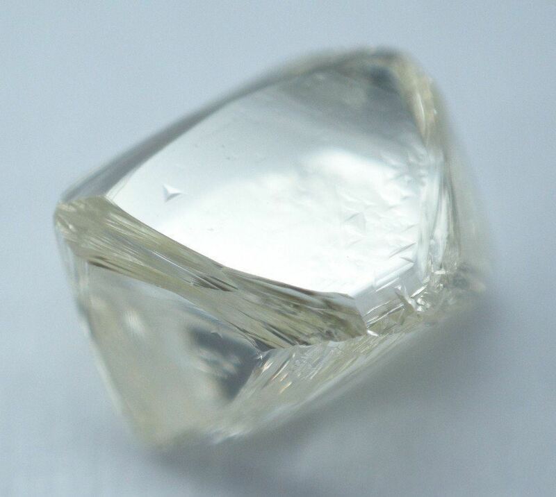 天然ダイヤモンド 原石 ラフ ルース　0.80ct　Jカラー　SI2 　八面体（ソーヤブル）　 【47384】