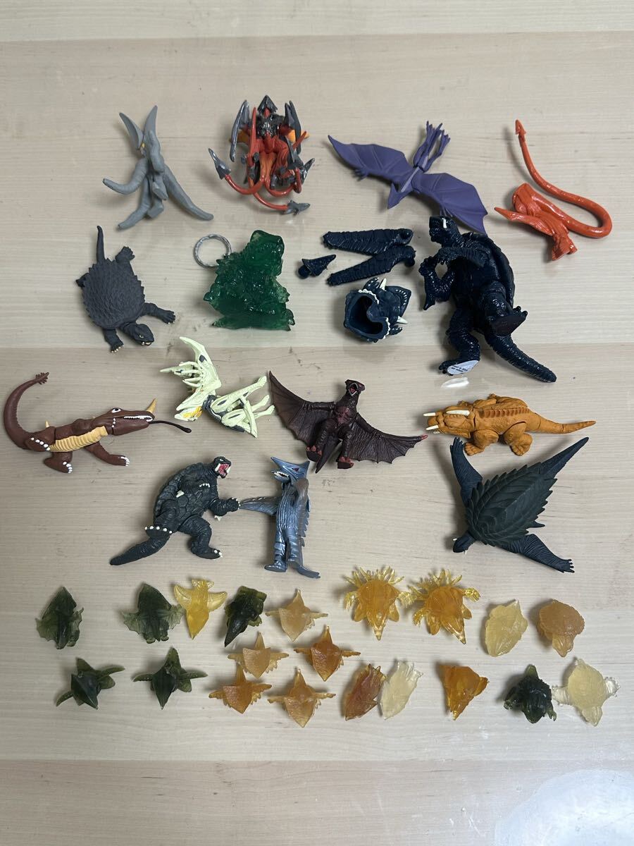 ガメラ ミニフィギュア フィギュア 特撮 ソフビ 怪獣 ガシャポン ガチャガチャ 塩ビ クリア 紫外線 ギャオス レギオン バイラス イリス