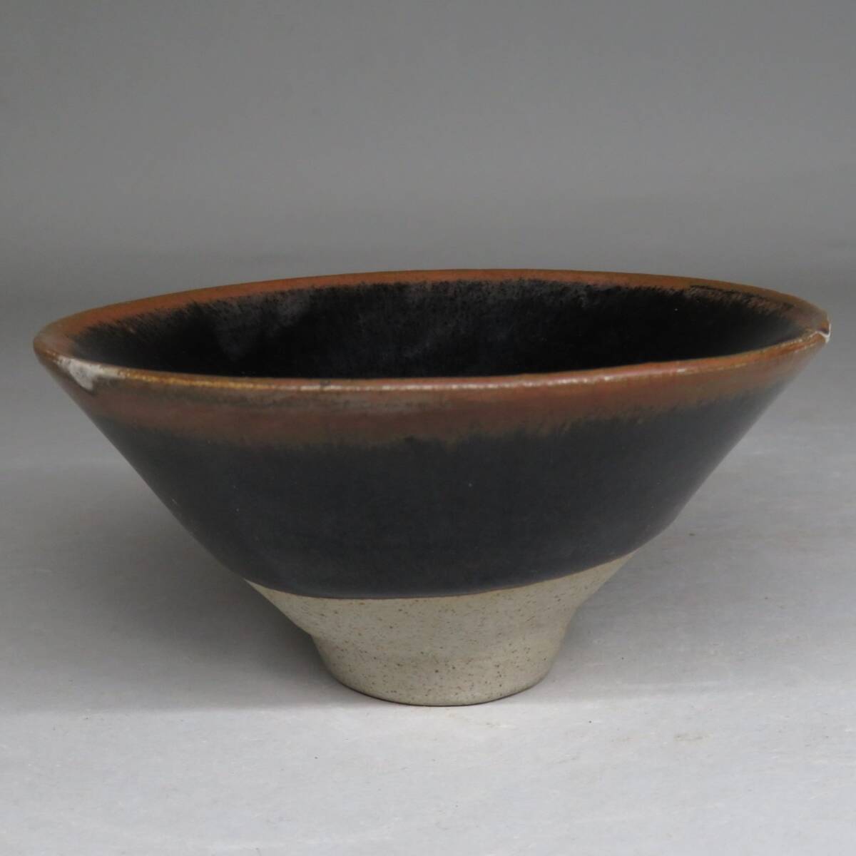 【東】(4-3) 宋時代　建盞 黒釉天目碗　茶碗　Saga Horizon Limited　海底から引き揚げ　中国美術/古美術・骨董品　lot:71425