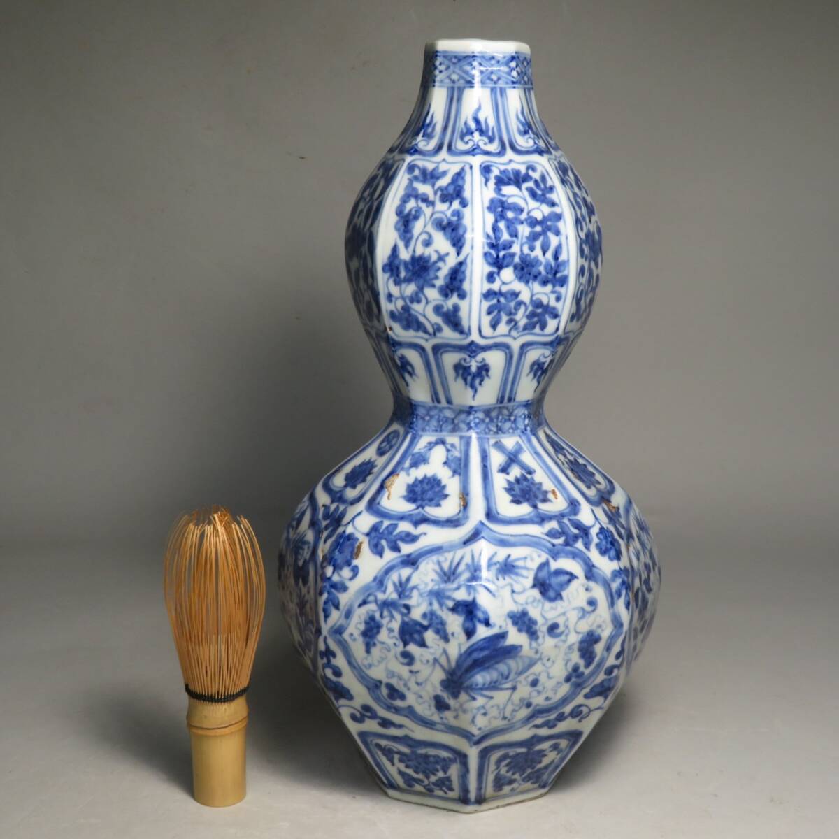 【東】清時代　青花窓絵花虫文瓢箪形花瓶　中国美術/古美術・骨董品　lot:73116