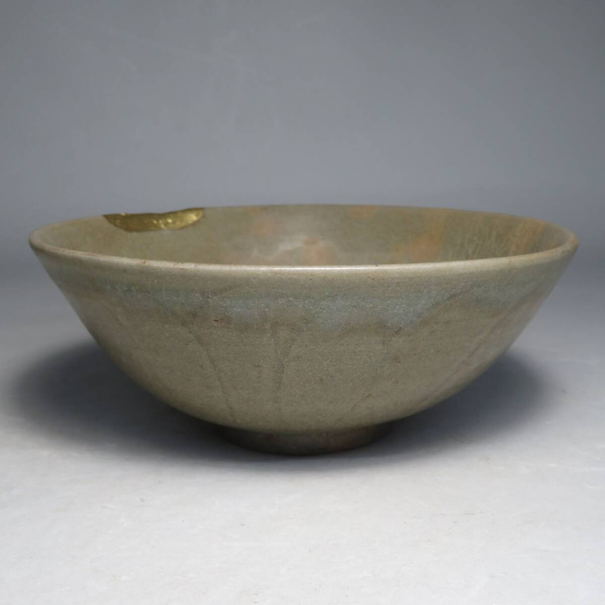 【東】宋時代　青磁蓮瓣紋碗　中国美術/古美術・骨董品　lot:73119