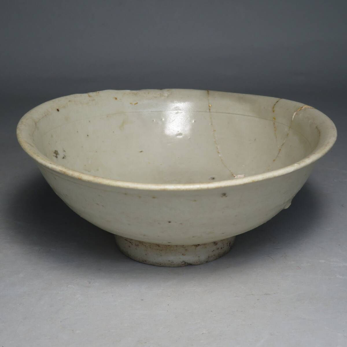 【東】 宋時代　白釉碗　茶碗　中国美術/古美術・骨董品 lot:73121