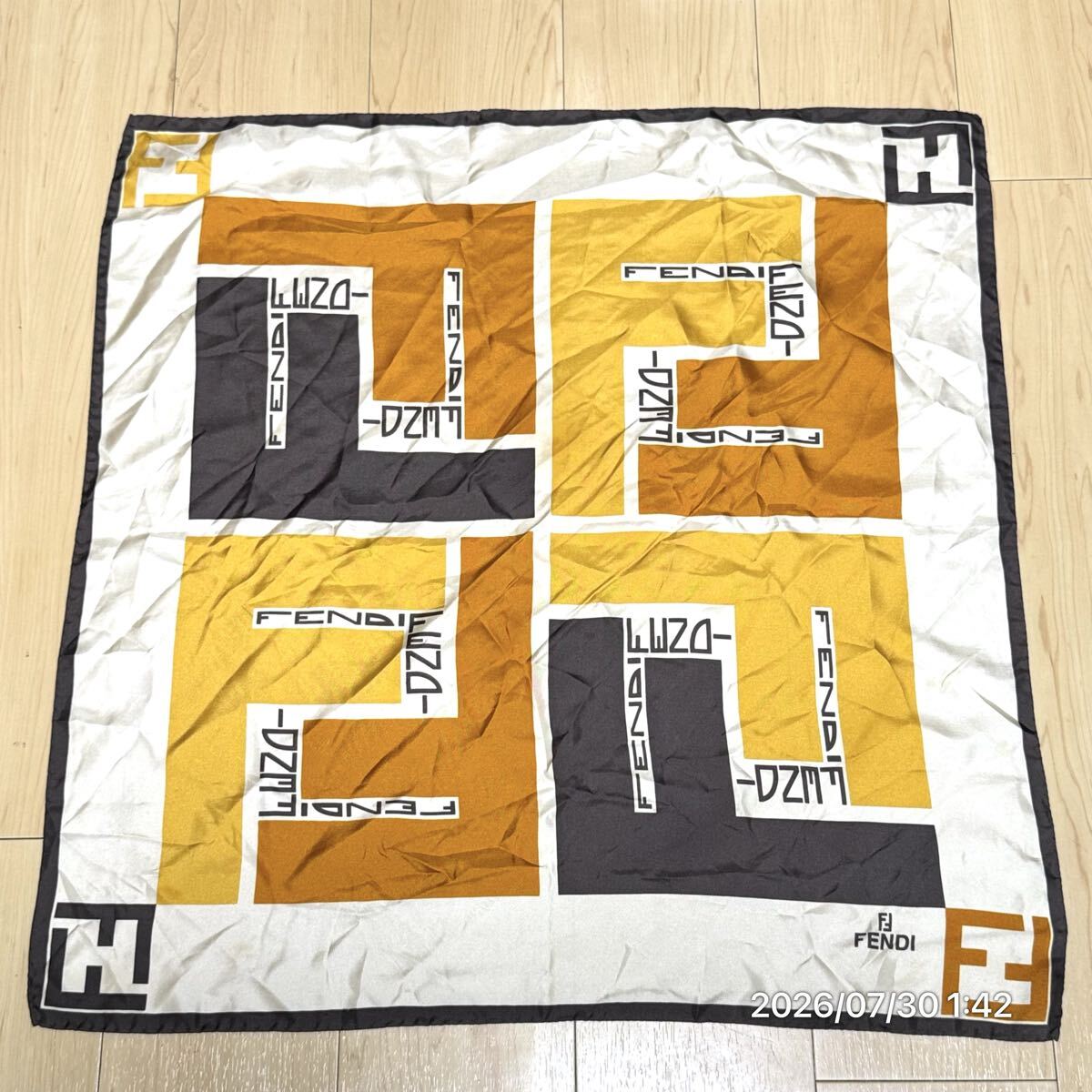 FENDI フェンディ FFロゴ スクエア SILK シルクスカーフ