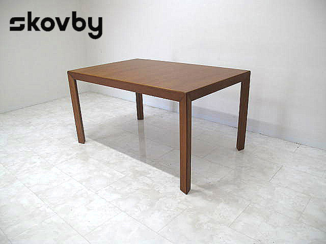 Skovby スコービー チェリー材ダイニングテーブル　食卓テーブル　北欧　デンマーク アクタス取扱　※クラック補修あり
