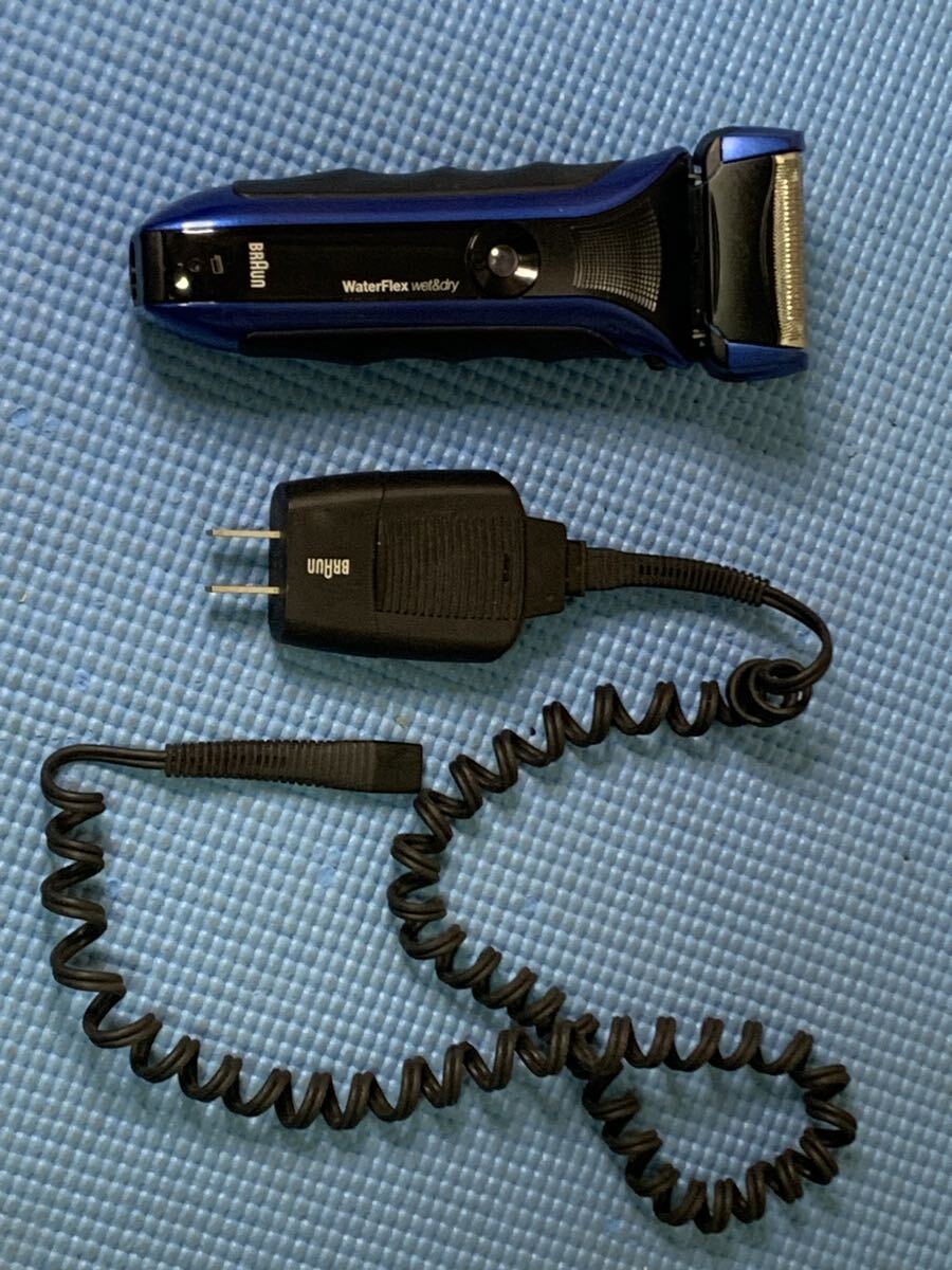  送料無料～（稼動品）BRAUN ブラウン　電気シェーバー WaterFlex 電気シェーバー wet&dry 髭剃り （W-93)
