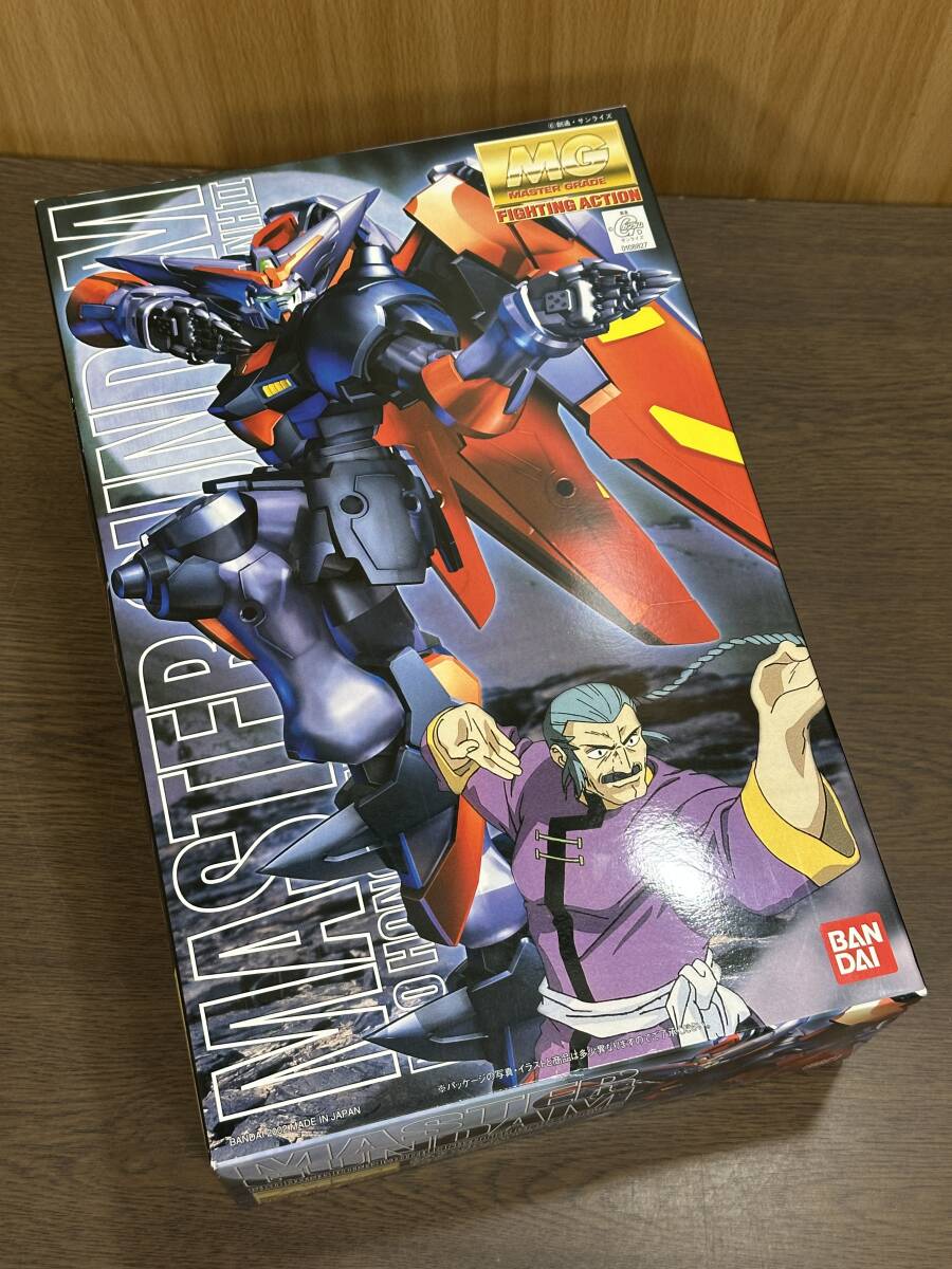 34) MG 1/100 マスターガンダム バンダイ