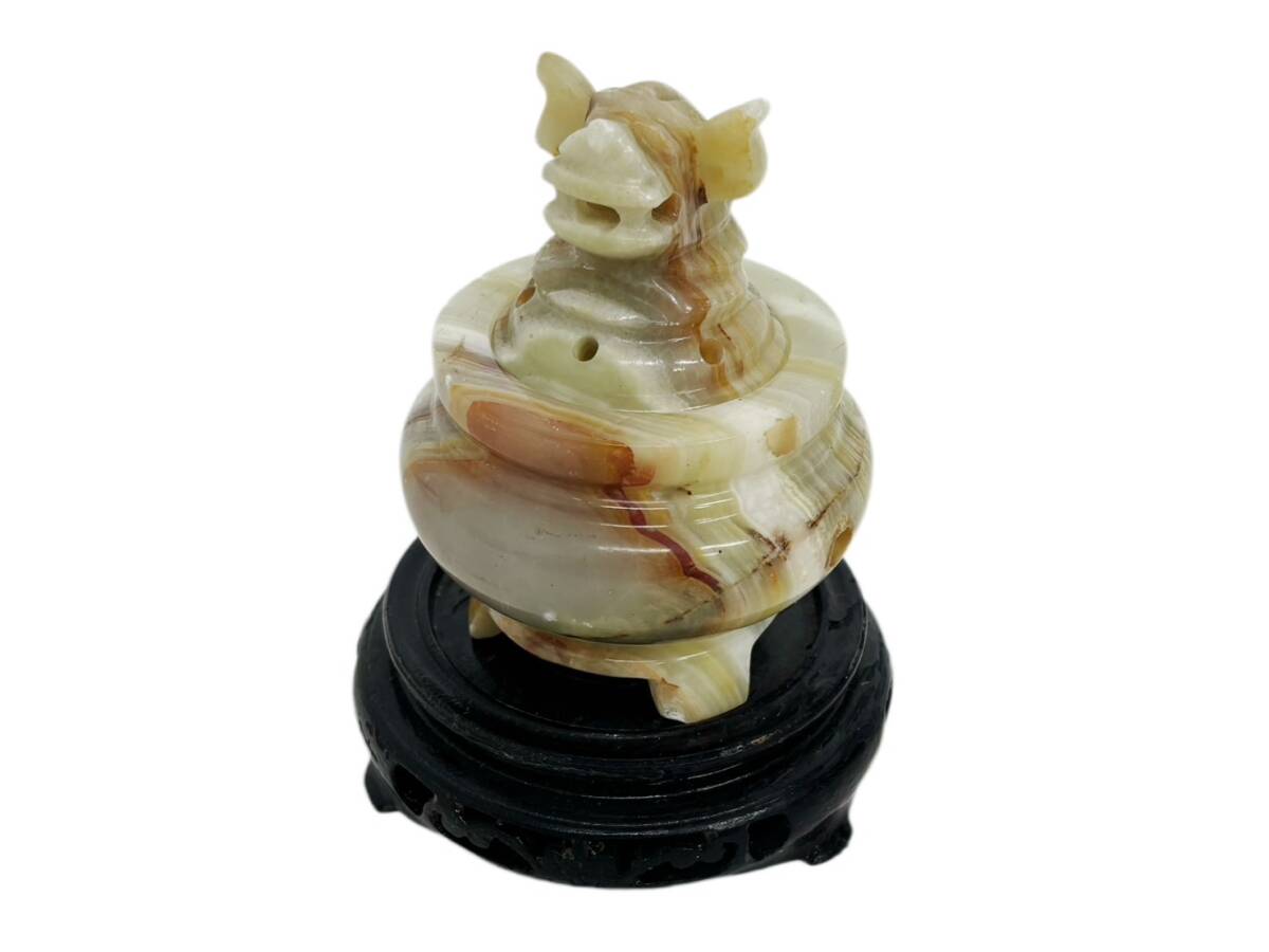 中国美術 天然石 瑪瑙 翡翠 玉石 砡 獅子摘 香炉 三足 木調台座付 高さ13cm 重量399g 傷欠け有 古美術 HS260724