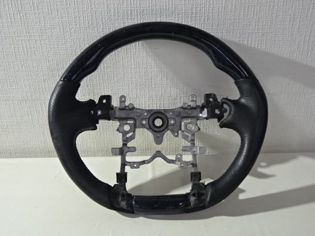 AI-26-0756 ・ トヨタ プリウス 30系？社外品 ステアリング ホイール ウッドコンビ パンチングレザー