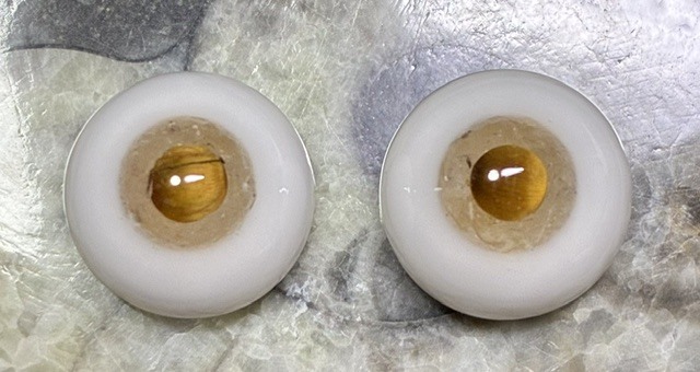 トパーズ　タイガーアイ　鉱物使用レジンアイ