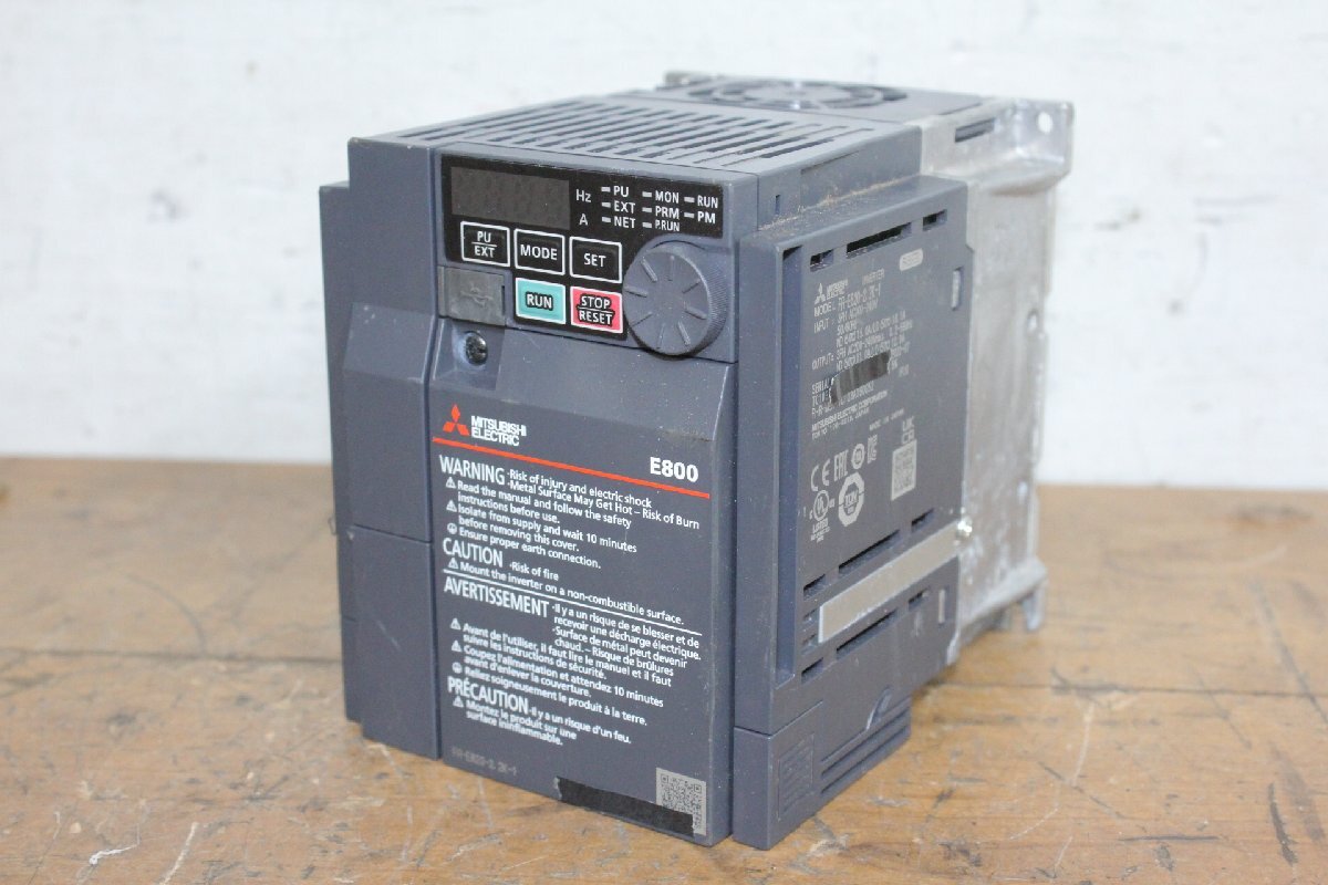 ☆【1H0630-8】 MITSUBISHI 三菱電機 インバーター FR-E820-2.2K-1 ジャンク