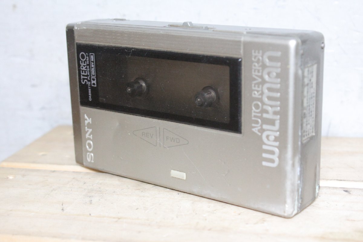 ☆【1H0701-11】 SONY ソニー カセットプレイヤー WM-7 音響機器 WALKMAN ジャンク