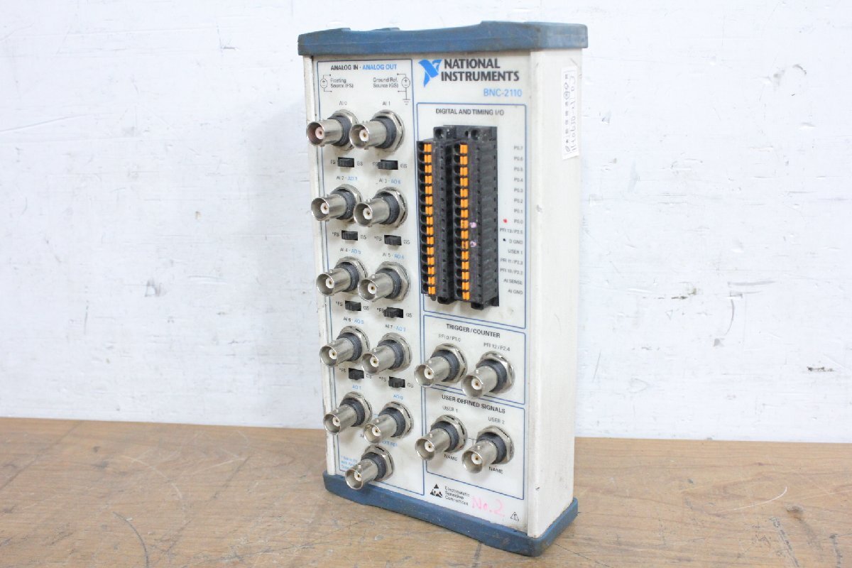 ☆【1H0630-21】 NATIONAL INSTRUMENTS シールド端子台 BNC-2110 ジャンク