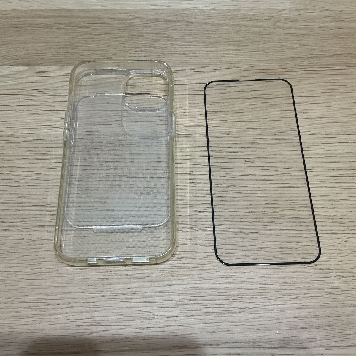 iPhone14 クリアケースと保護フィルム　中古