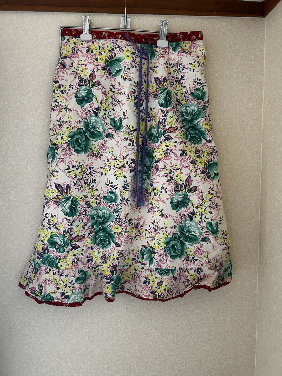 toute la journee MERVEILLE H. ボトムス レトロ スカート 花柄 花柄スカート ひざ丈スカート 日本製 値下げ