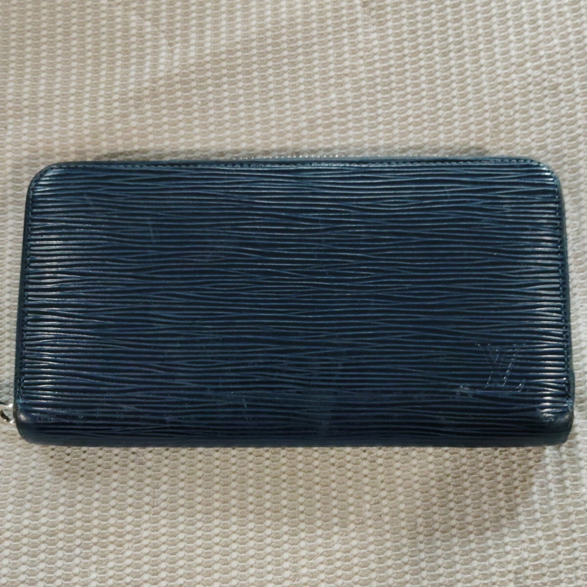 LOUIS VUITTON ルイヴィトン エピ ジッピーウォレット 長財布 ネイビー