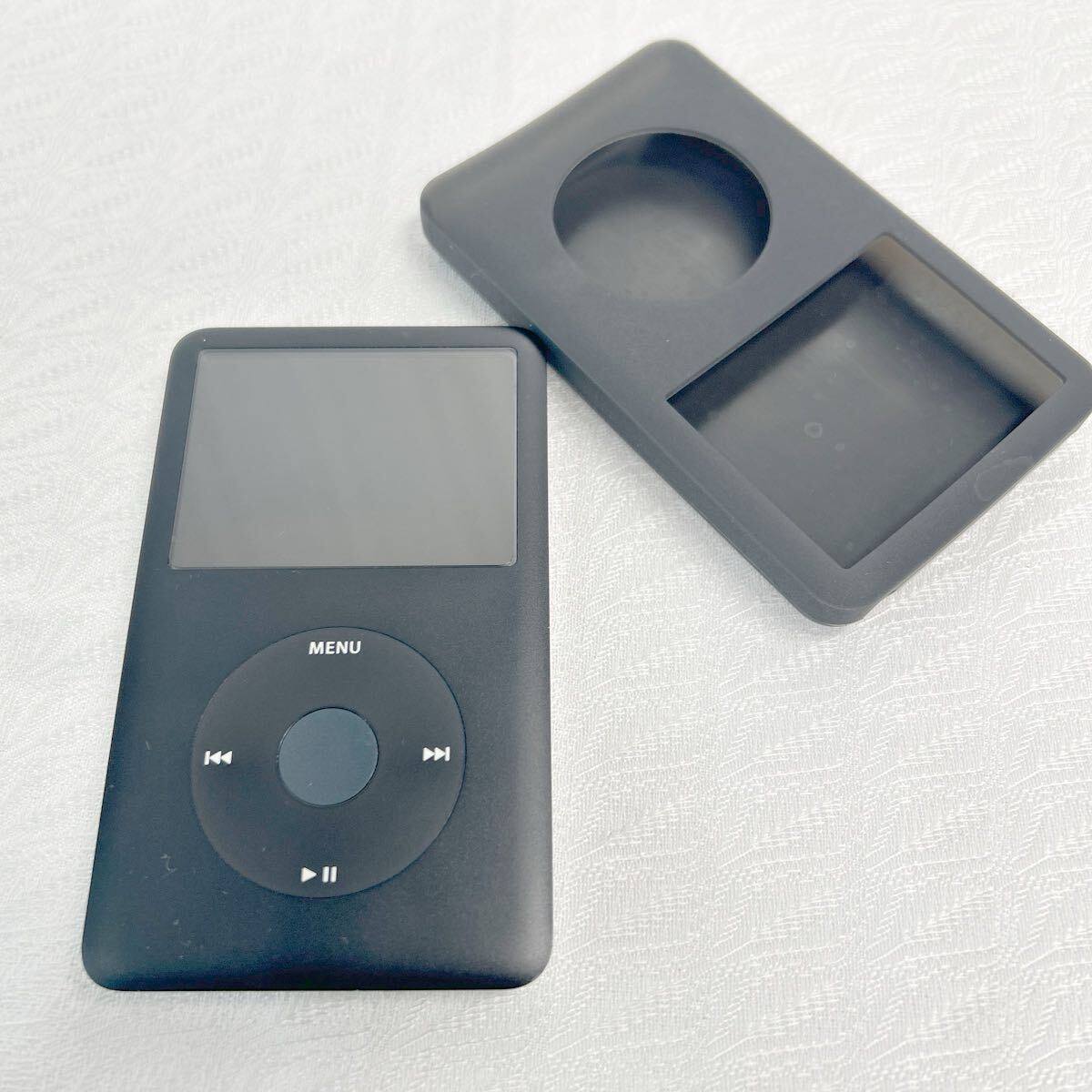 Apple iPod classic ブラック　モデルA1238 クリックホイールとカラーディスプレイ　80GB 完全未チェック　ジャンク品