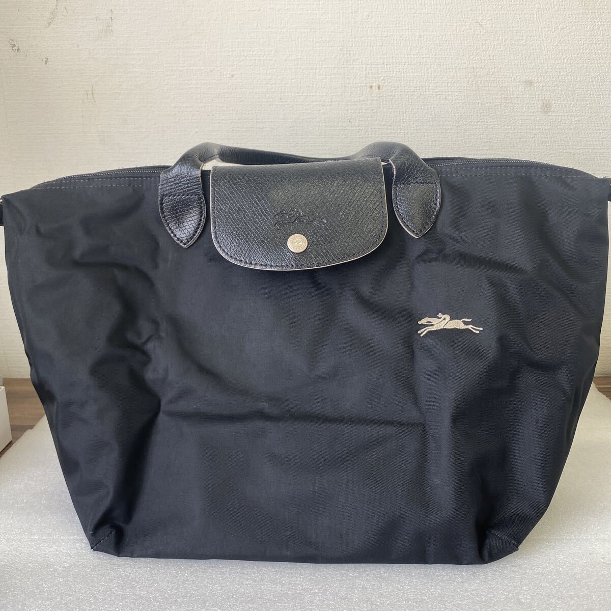 LONGCHAMP ロンシャン ル・プリアージュ トートバック ブラック ナイロン ホース刺繍ロゴ