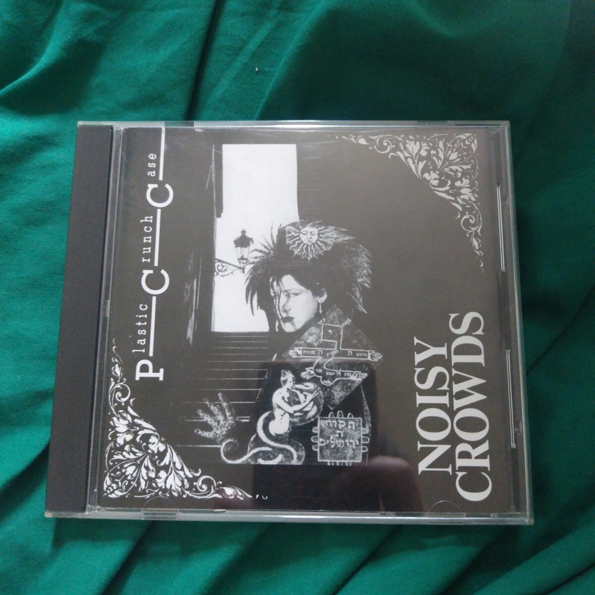ノイジークラウズ　NOISY CROWDS / PLASTIC CRUCH CASE ヴィジュアル系　CD