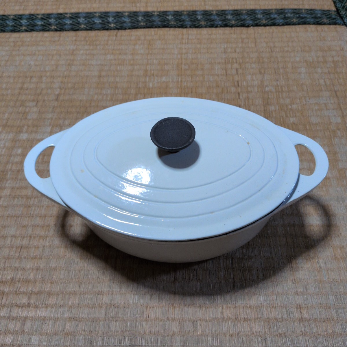 ホワイト オーバル25㌢ ココットオーバル