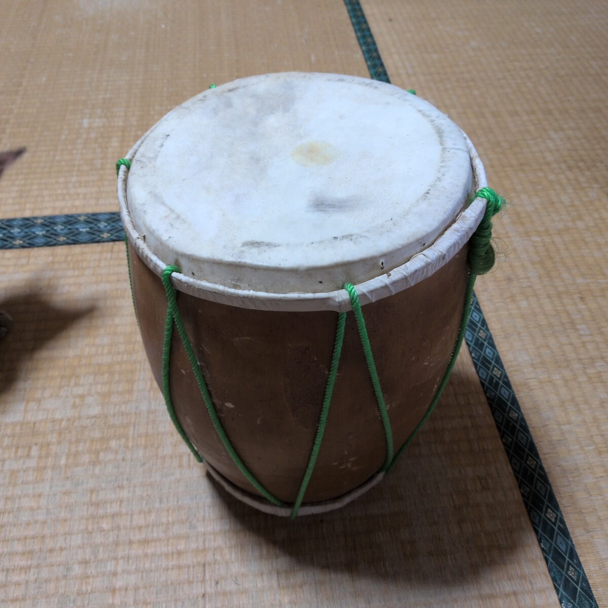 タイ民族楽器　両面太鼓ルンウォン