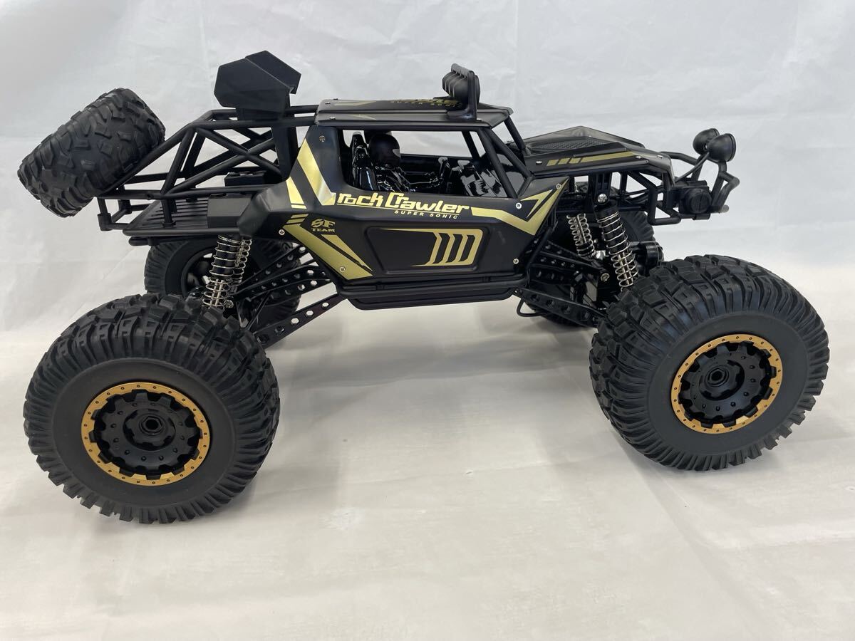 ★未使用即決！609E ラジコンカーRCカー ラジコン 電動オフロードバギーバギー2.4GHZ 4WD ロッククローラーオフロード