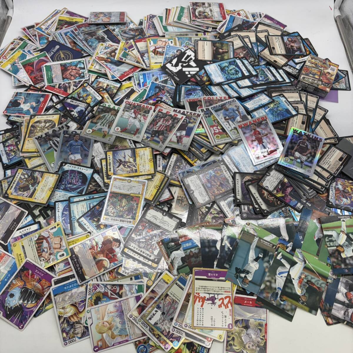 カード大量　ワンピース　デュエルマスター　ドラゴンボール　プロ野球　サッカー　キラカード多数　その他　O-29