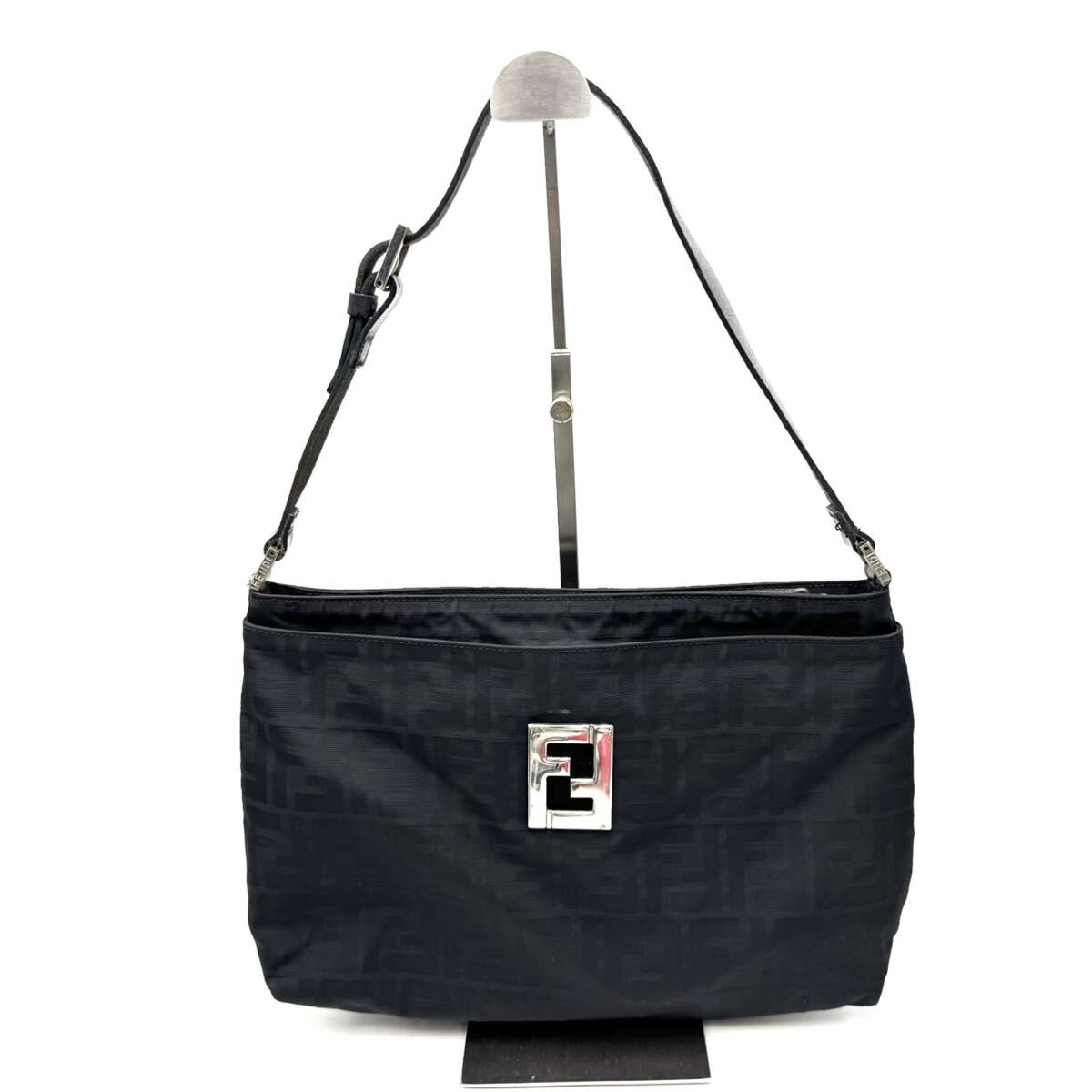FENDI フェンディ ズッカ ナイロン ワンショルダーバッグ ハンドバッグ ブラック 黒　シルバー金具