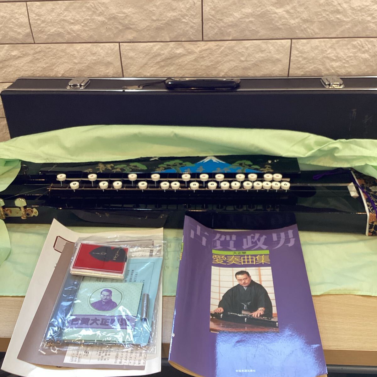 大正琴 古賀政男 富士山 松 付属品付 和楽器　【KU146】(7)