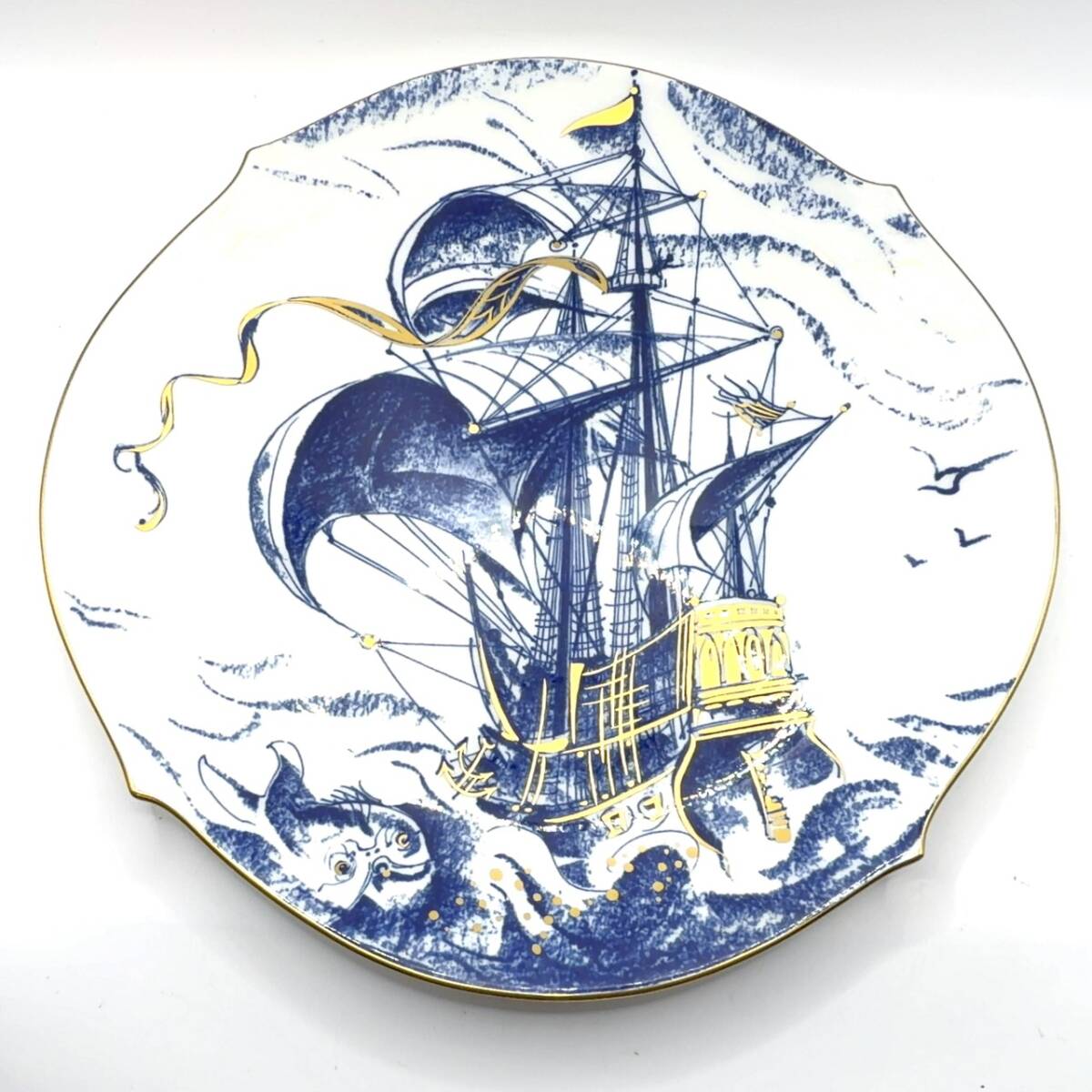 MEISSEN マイセン イヤープレート 1999年 スペイン船ガレオーネ 青×白 飾り皿 金彩 直径約27cm 壁掛けワイヤー付 洋食器 B621