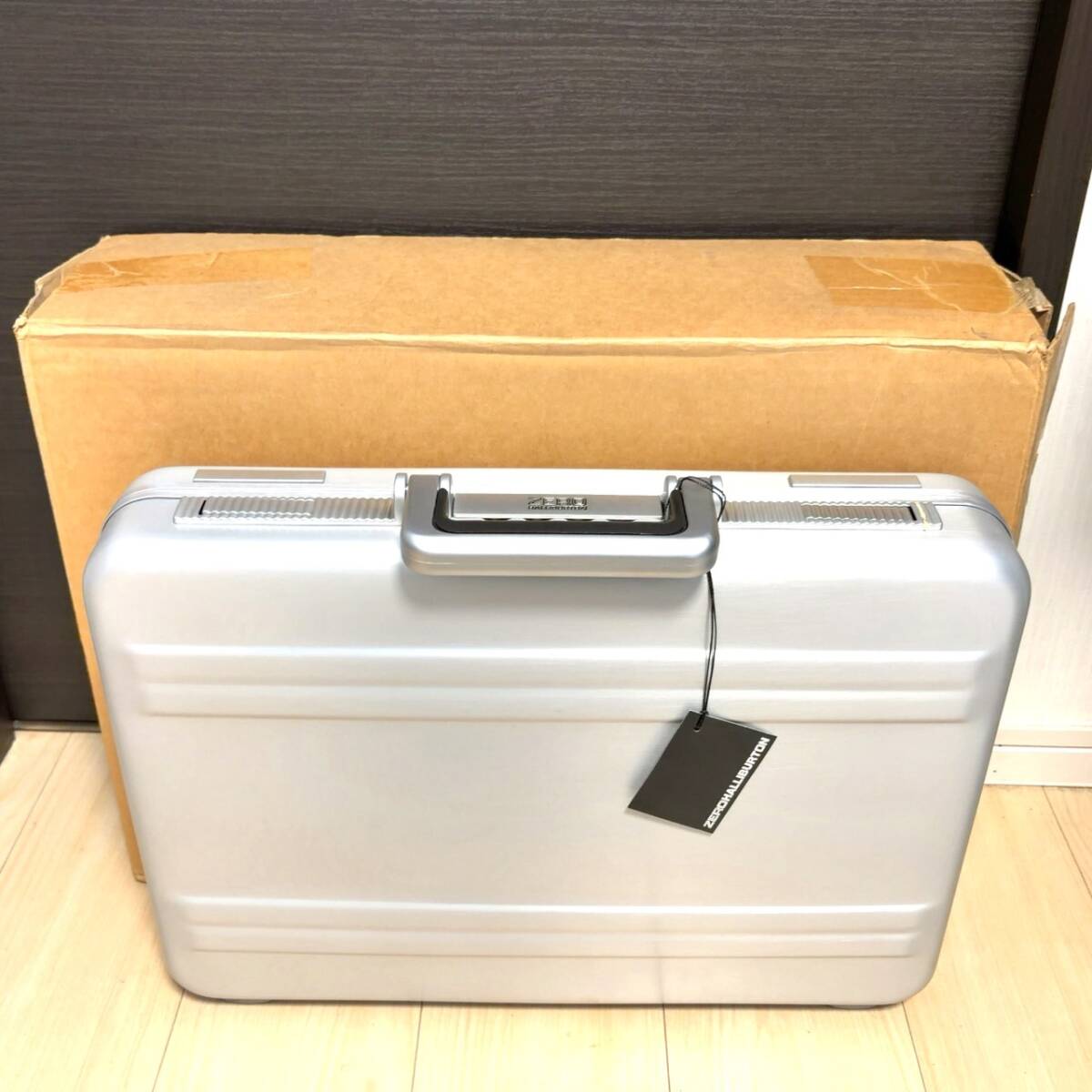 未使用 ZERO HALLIBURTON ゼロハリバートン P3-SI Pシリーズ プレミアム アタッシュケース ビジネスバッグ シルバー タグ付 箱付き B544