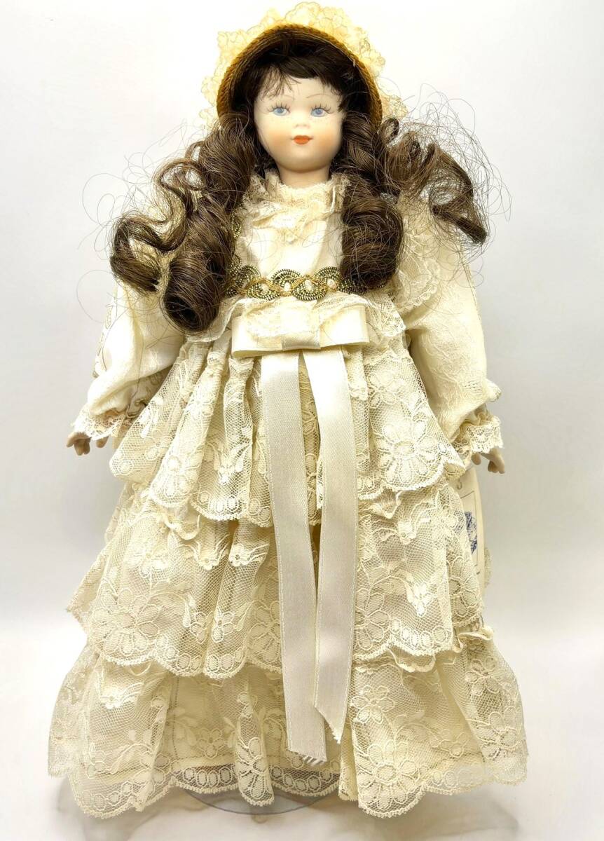 SABA 陶器製 ビスクドール 西洋人形 人形 女の子 全長約33cm ドールスタンド付き A166