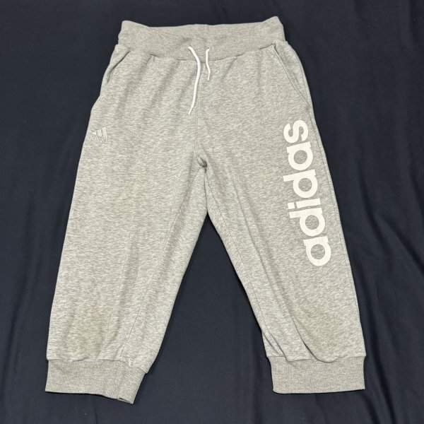 adidas ビッグロゴ プリント スウェット クロップドパンツ アディダス 7分丈 膝下 デカロゴ ジョガーパンツ モーションロゴ 刺繍 石瀬8598