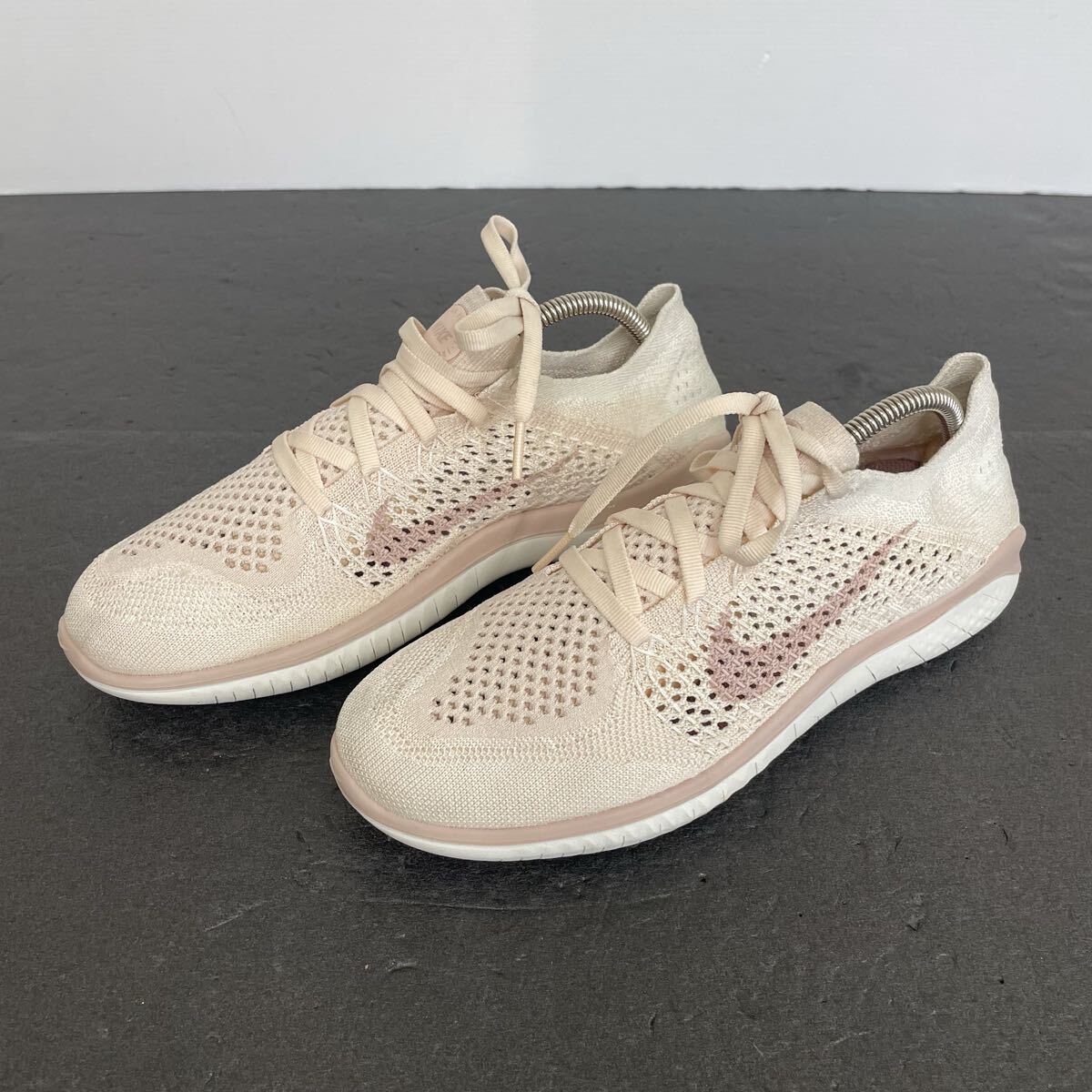 NIKE ナイキ スニーカー　ランニングシューズ 軽量　ピンク　24.5cm