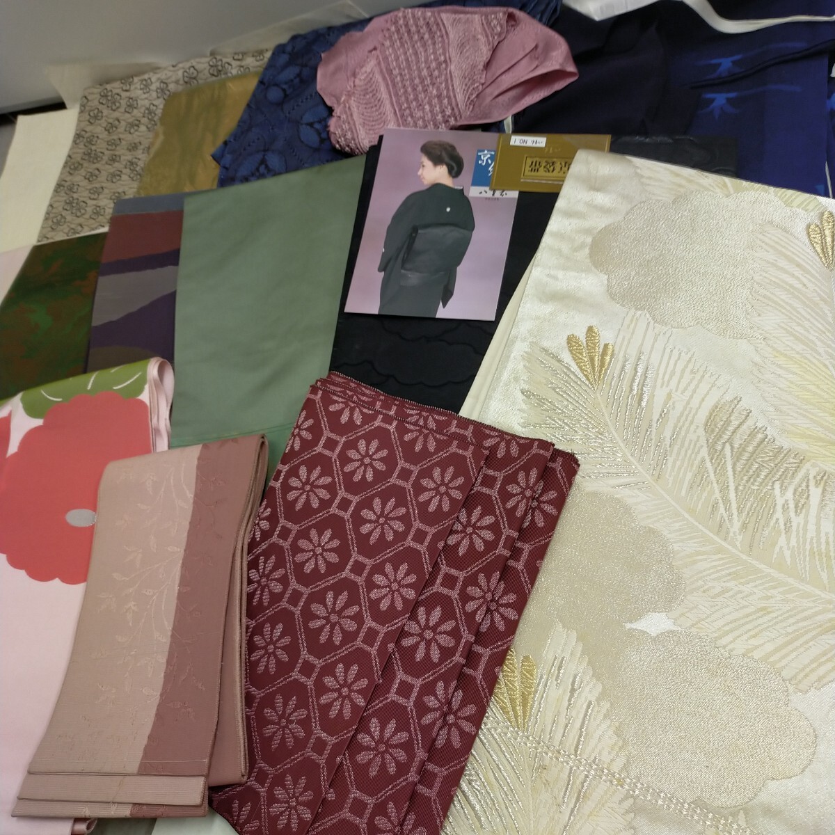 稲yD4668 帯 着物 材料 リメイク材料 リメイク 袋帯 名古屋帯 ヘコ帯 兵児帯 半幅帯 京袋帯 未使用あり 仕立て上がり まとめ売り 引退品