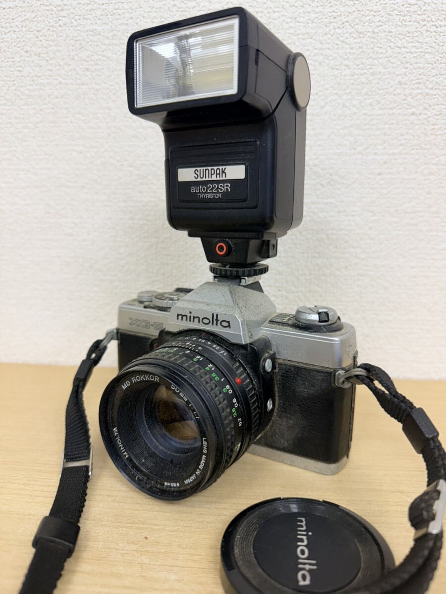 稲yB/AA01-4 Minolta XG-E フィルムカメラ レバー固着 動作未確認 ジャンク MD ROKKOR 50mm F1.7 SUNPAK ストロボ付き ミノルタ