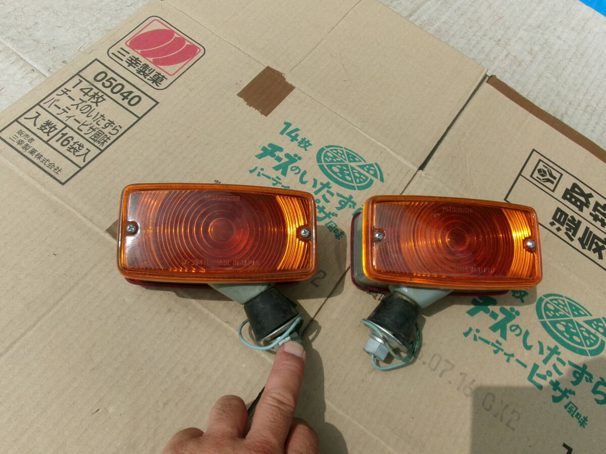 当時物、旧車、昭和40年代、三菱、ジープ、角型フェンダーウインカー左右セット、品番W39416、訳有