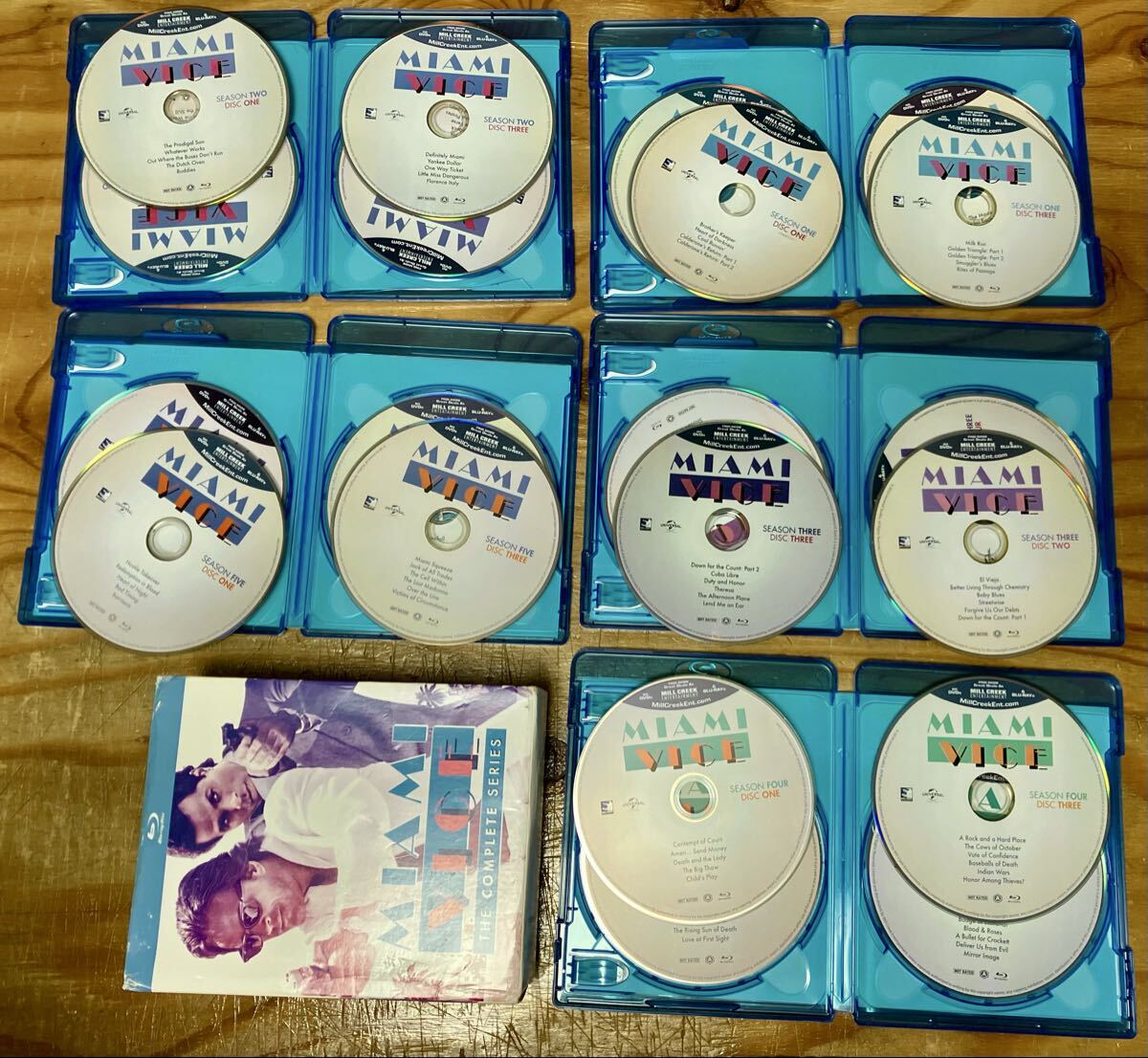 Miami Vice: The Complete Series マイアミバイス シーズン1-5 Blu-ray 全巻セット　輸入盤　Blu-ray4枚組x5点