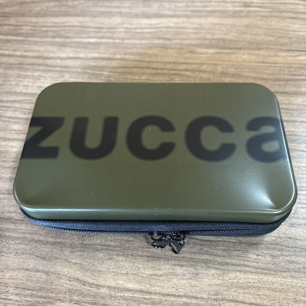 ◎ZUCCa◎小物入◎ハードケース◎ケース◎ミニタリー◎付録◎缶ポーチ◎ファスナー付◎ガジェットポーチ◎中古品◎引取可能◎札幌◎北海道