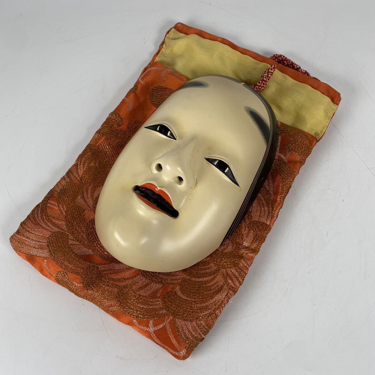 無形文化財【能面師 長澤氏原】細密彫刻 木彫 彩色 木彫 女面 小面 歌舞伎 狂言 能 作家 在銘 面袋 日本美術 骨董品 古美術品 時代【71】