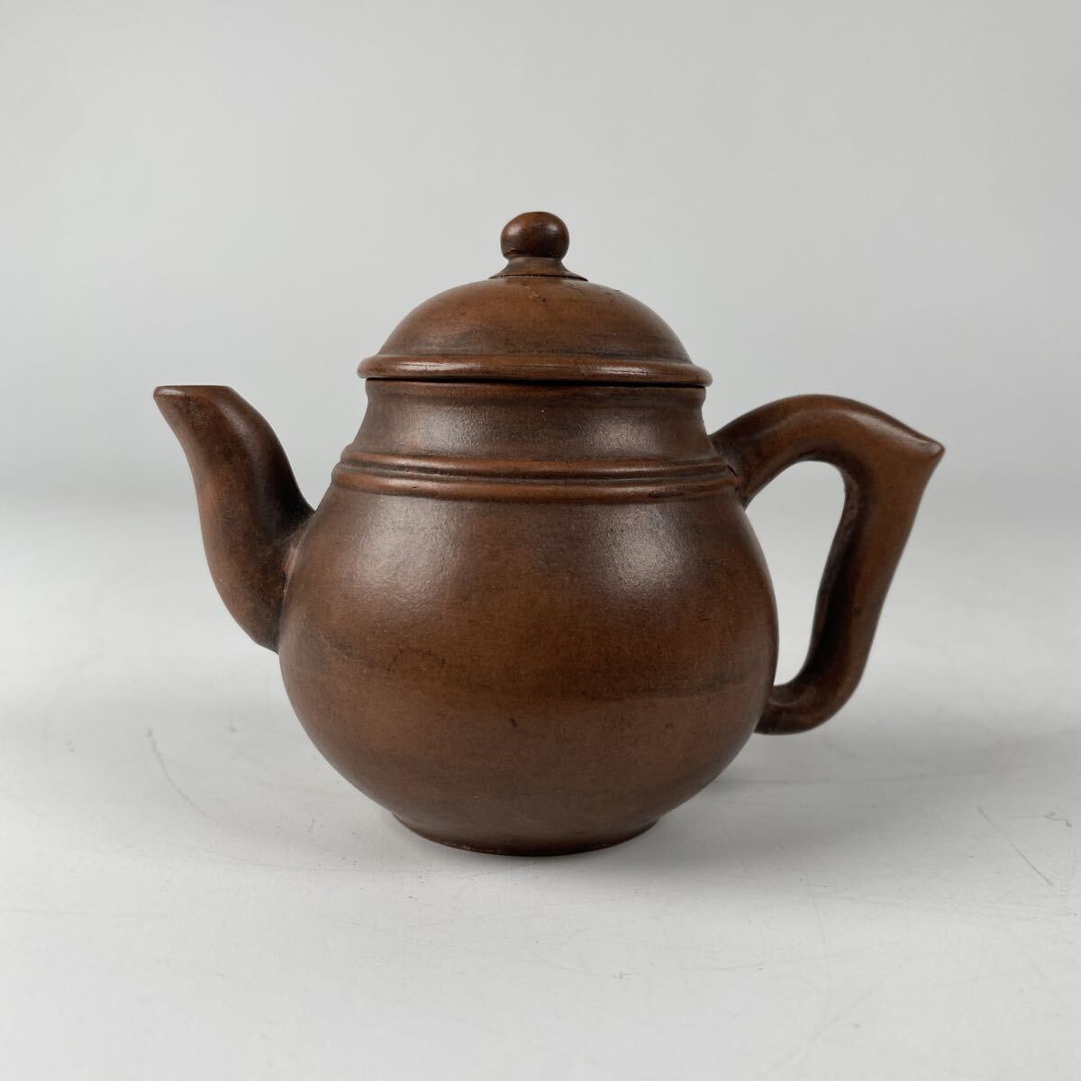 中国古美術 中国の古い朱泥の急須 茶道具 水注 煎茶 在銘 時代 唐物 骨董品 古美術品 中国古玩【75①】