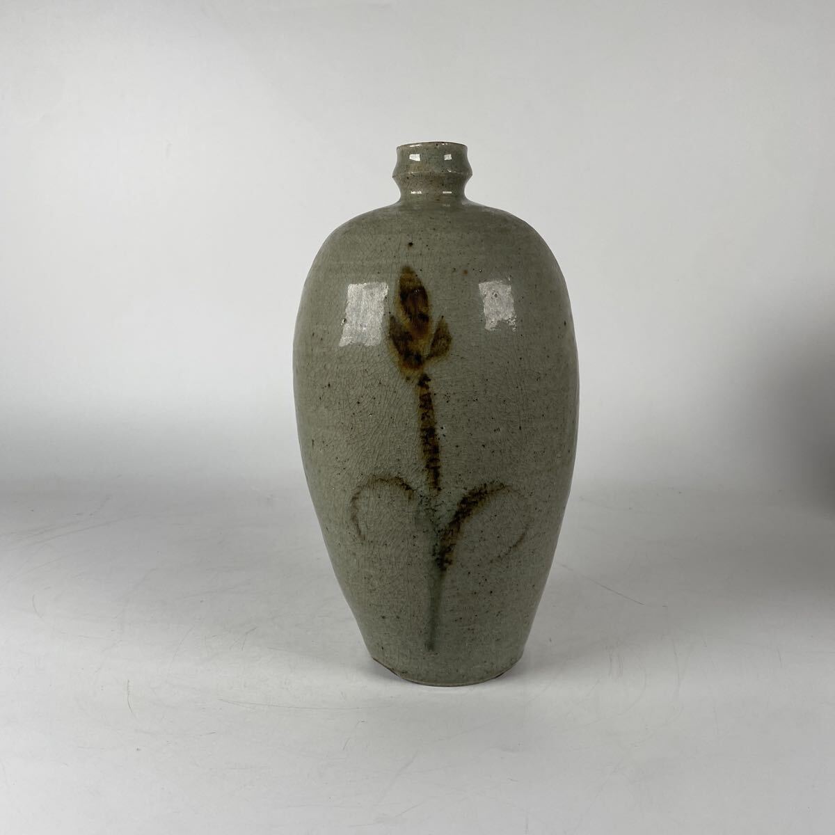 花瓶　花器　花入れ　壷　壺　骨董品　古美術品　旧家整理品　古陶磁　高さ25.5 横14.5 【710①】