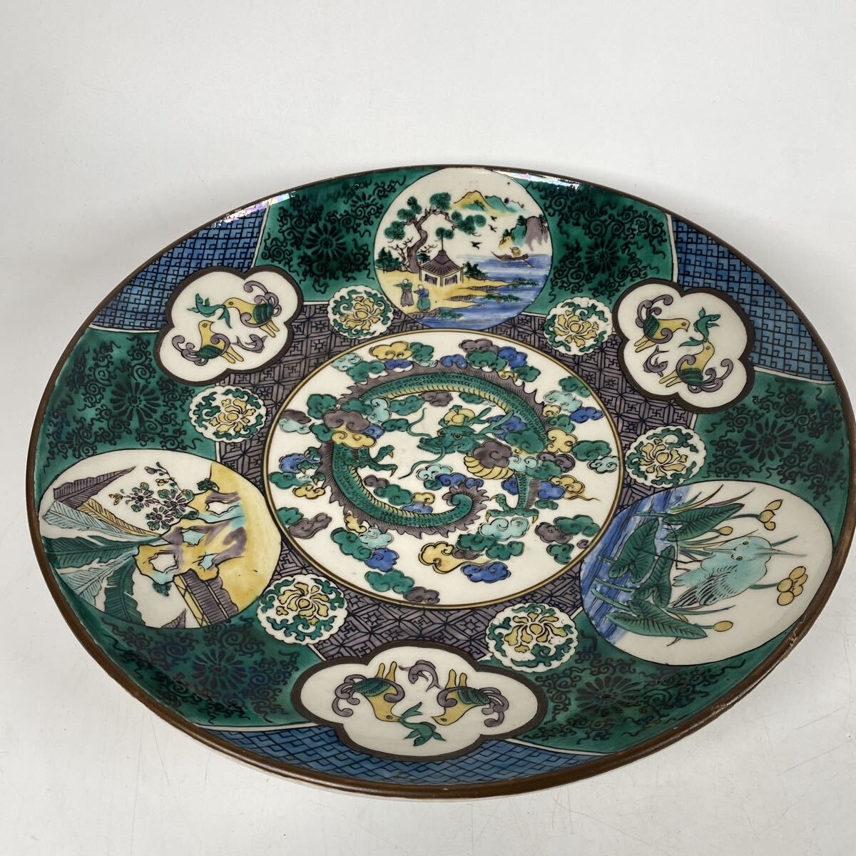 時代 九谷焼 九谷 青九谷 青手 龍 山水 花鳥 飾皿 飾鉢 皿 鉢 細密絵付 角福印 骨董品 古美術品 直径33.5cm【717】